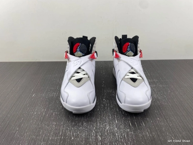 1st Kicks 305381-103 Bunny 8 (2013) Retro Bugs Air Jordan 0716